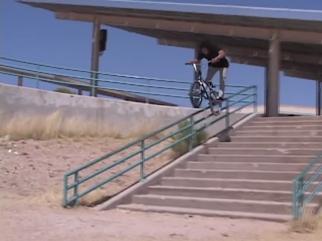 Lahsaan Kobza – Casual BMX Edit